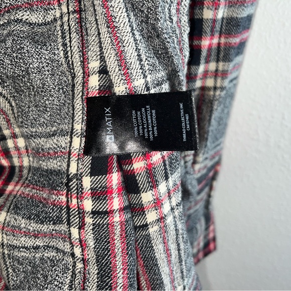 Matix plaid, long sleeve, button up red and black size small - Picture 4 of 5
